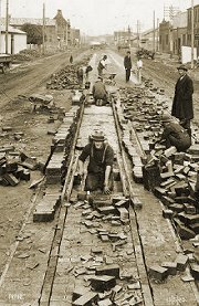 Woodblocking - tramway construction in Sturt Street, South Melbourne, 1925. Photograph courtesy State Library of Victoria