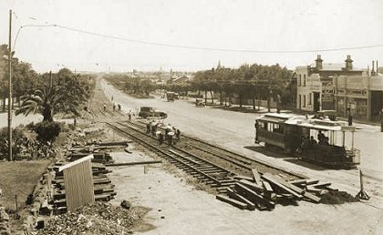 Looking north on St Kilda Road near St Kilda Junction in 1925. Photograph State Library of Victoria.