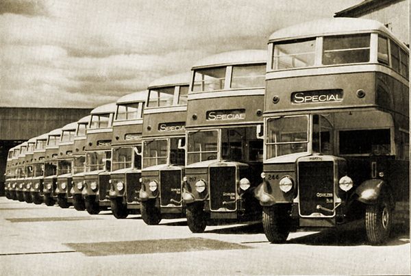 M&MTB Leyland Titan TD5c line-up at the Central Bus Garage, North Fitzroy, 1940. M&MTB official photgraph