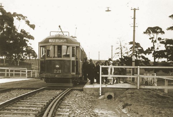 Tram 221 at the Zoo platform stop, c1925. Photograph from the Ron Scholten collection