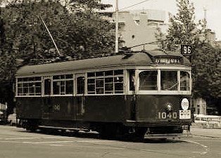 M&MTB No 1040 in Nicholson Street, 1965. Photograph courtesy Ballarat Tram Musuem.