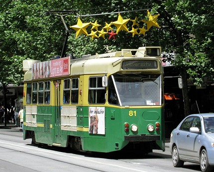 Z1 81 in Met green and yellow colours in Swanston Street, 10 November 2005. Photograph courtesy Mal Rowe.